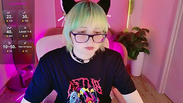 CoralineYoung online show from June 4, 1:16 pm
