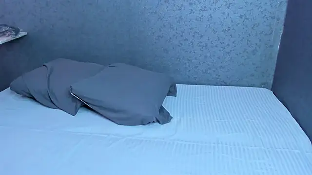 Snapshot of Olivia_Buckby chatting on October 3, 4:25 am Olivia Buckby online show from October 3, 4:25 am