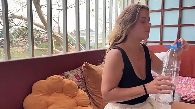 Stellamarbella online show from April 2, 5:14 am