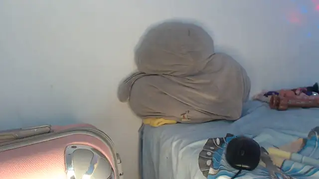 Victoria new online show from November 14, 2:15 am