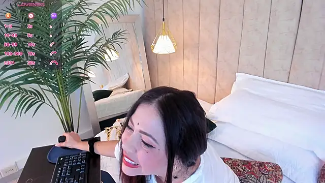 Snapshot of Anantaa_ chatting on November 8, 11:36 am Anantaa online show from November 8, 11:36 am