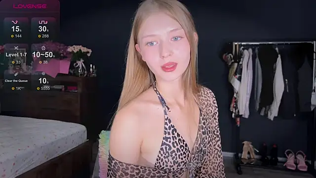 Snapshot of holylisssa chatting on October 8, 4:08 pm holylisssa online show from October 8, 4:08 pm