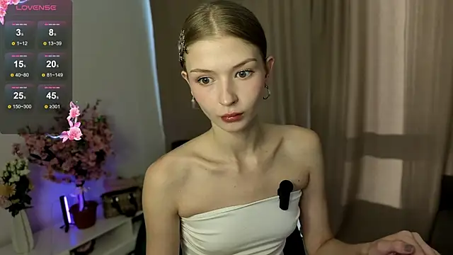 holylisssa online show from November 5, 10:29 am