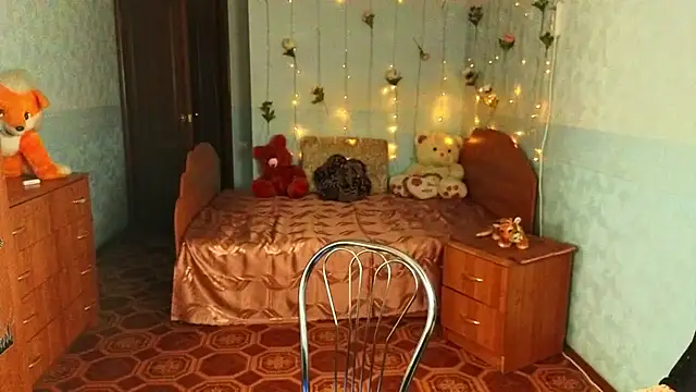 Snapshot of Audrey_Aura chatting on December 4, 5:17 am Audrey Aura online show from December 4, 5:17 am