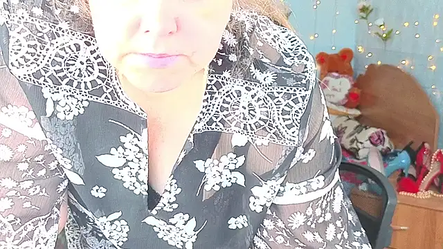 Snapshot of Audrey_Aura chatting on September 17, 5:09 am Audrey Aura online show from September 17, 5:09 am