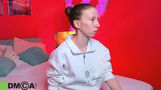 Snapshot of Lisbeth__Salander chatting on October 15, 2:43 am Lisbeth Salander online show from October 15, 2:43 am