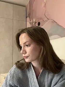 Rosie Holmes  online show from October 11, 1:45 pm