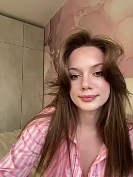 Rosie Holmes  online show from October 4, 12:50 pm