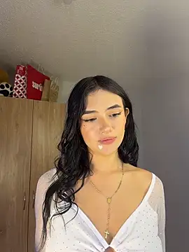 mandy222  online show from April 17, 4:15 am