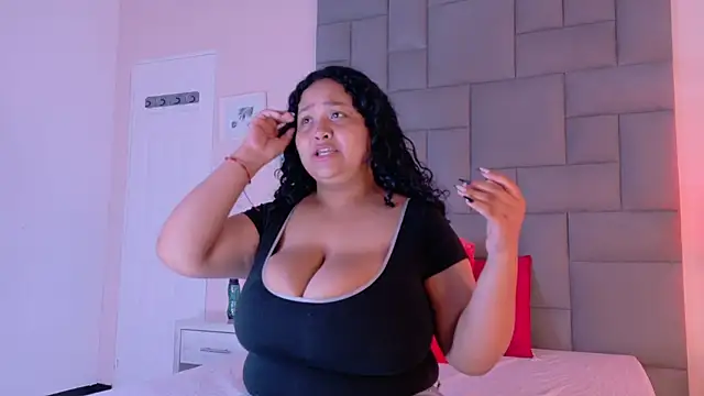 KITY HILL online show from September 25, 4:07 am