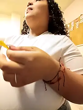 KITY HILL online show from April 19, 11:07 pm