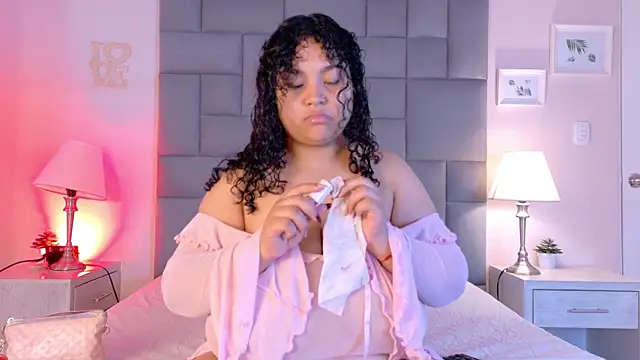 KITY HILL online show from September 19, 3:43 am