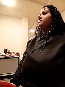 KITY HILL online show from April 18, 1:30 am