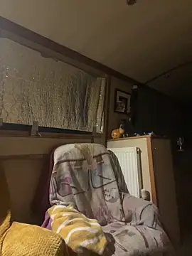 Snapshot of ladyboatlady chatting on February 21, 12:23 am ladyboatlady online show from February 21, 12:23 am