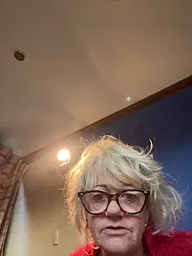 Snapshot of ladyboatlady chatting on September 25, 6:08 am ladyboatlady online show from September 25, 6:08 am