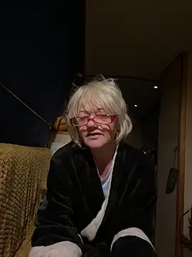 Snapshot of ladyboatlady chatting on October 16, 4:54 am ladyboatlady online show from October 16, 4:54 am