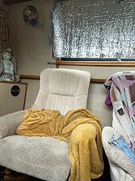 ladyboatlady online show from March 31, 7:10 am