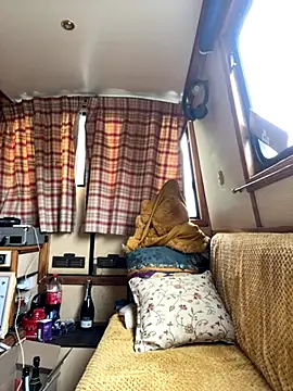 Snapshot of ladyboatlady chatting on October 30, 1:31 pm ladyboatlady online show from October 30, 1:31 pm