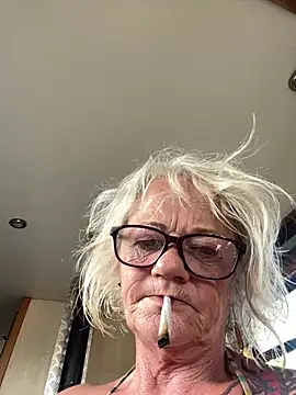 Snapshot of ladyboatlady chatting on June 23, 1:53 pm ladyboatlady online show from June 23, 1:53 pm