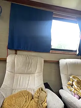 Snapshot of ladyboatlady chatting on May 13, 8:21 am ladyboatlady online show from May 13, 8:21 am