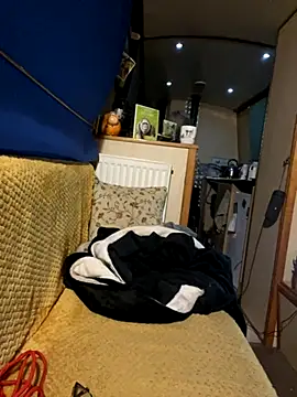 Snapshot of ladyboatlady chatting on November 18, 6:50 am ladyboatlady online show from November 18, 6:50 am