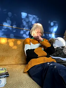 Snapshot of ladyboatlady chatting on November 21, 1:54 pm ladyboatlady online show from November 21, 1:54 pm