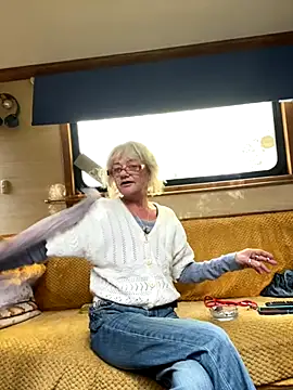 Snapshot of ladyboatlady chatting on October 21, 3:00 pm ladyboatlady online show from October 21, 3:00 pm