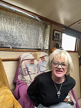 Snapshot of ladyboatlady chatting on February 19, 3:09 pm ladyboatlady online show from February 19, 3:09 pm