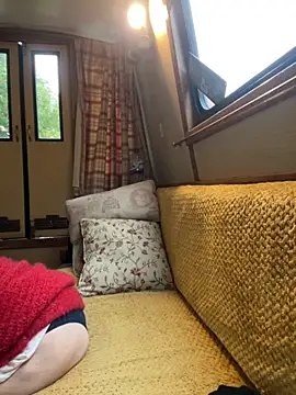 Snapshot of ladyboatlady chatting on October 10, 7:09 am ladyboatlady online show from October 10, 7:09 am