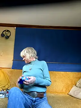 Snapshot of ladyboatlady chatting on October 25, 2:39 pm ladyboatlady online show from October 25, 2:39 pm