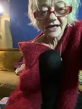 Snapshot of ladyboatlady chatting on January 19, 6:17 am ladyboatlady online show from January 19, 6:17 am