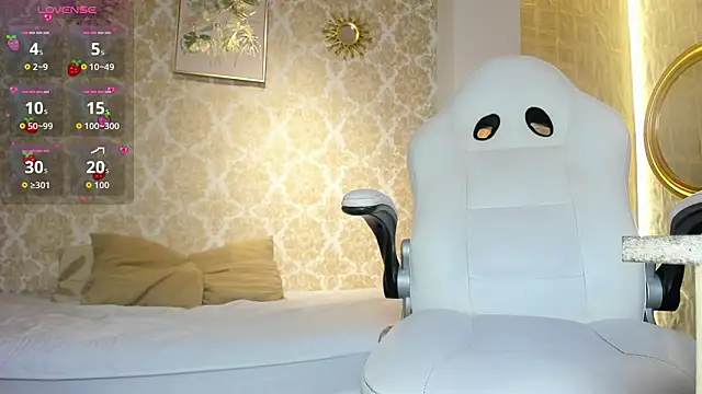 LilyThea online show from March 16, 6:10 pm