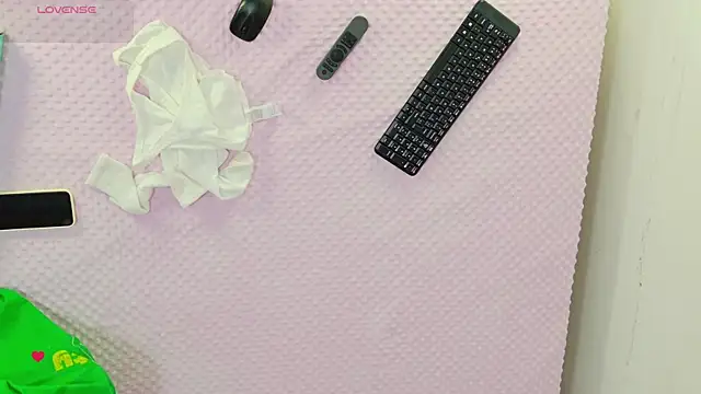 SamantaKane online show from May 2, 3:56 am