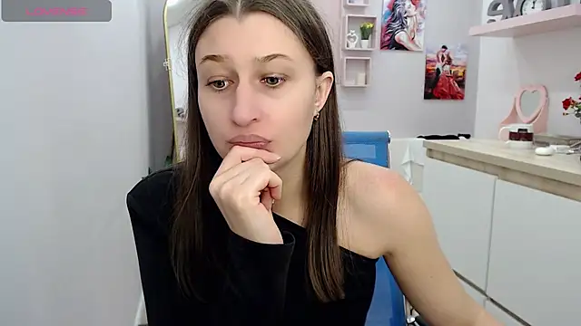 Snapshot of muriel_elvin chatting on October 1, 10:20 am muriel elvin online show from October 1, 10:20 am