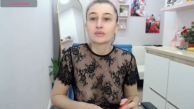 muriel elvin online show from December 3, 9:53 am