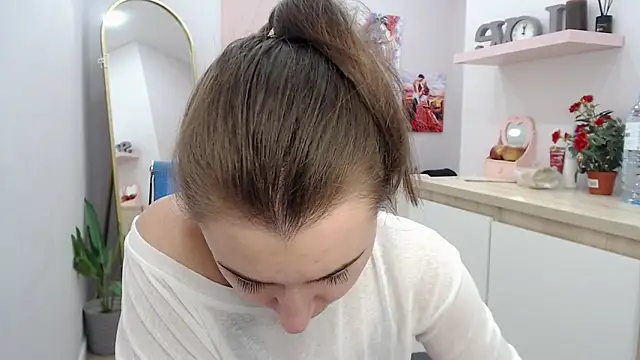 Snapshot of muriel_elvin chatting on October 10, 8:04 am muriel elvin online show from October 10, 8:04 am