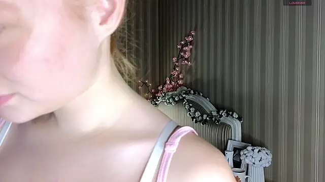 Juuulia  online show from March 3, 2:57 pm