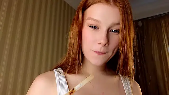 Snapshot of Juuulia_ chatting on May 18, 3:17 pm Juuulia online show from May 18, 3:17 pm
