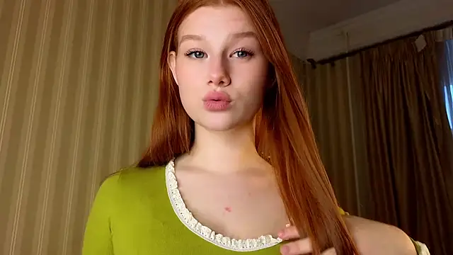 Snapshot of Juuulia_ chatting on May 11, 2:40 pm Juuulia online show from May 11, 2:40 pm