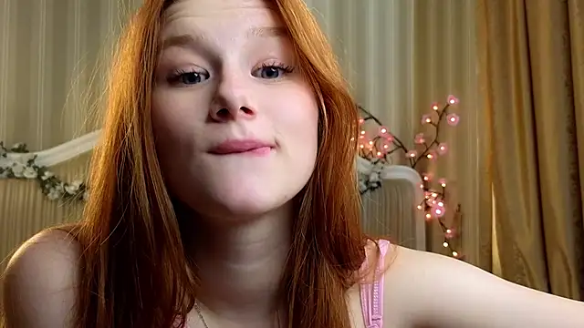 Snapshot of Juuulia_ chatting on June 8, 11:55 am Juuulia online show from June 8, 11:55 am