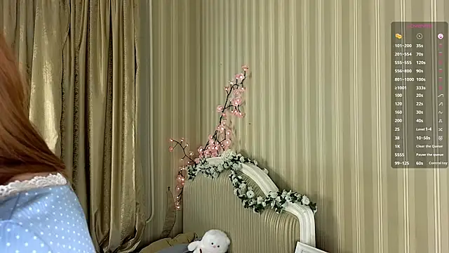 Juuulia  online show from February 3, 1:49 pm