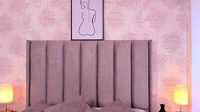 ShaynaHosk online show from May 7, 4:43 pm
