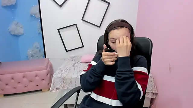 Snapshot of paula_miler1 chatting on October 14, 2:28 pm paula miler1 online show from October 14, 2:28 pm