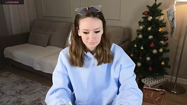 cutienaughtygirl online show from January 14, 7:01 am