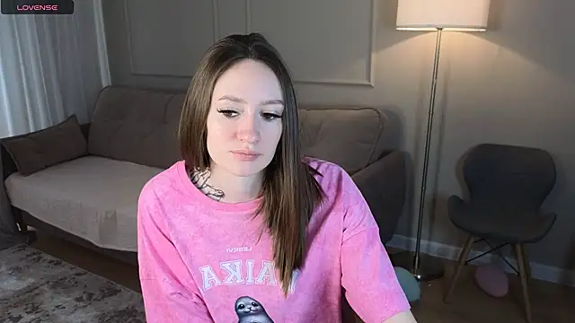 cutienaughtygirl online show from April 4, 3:02 am