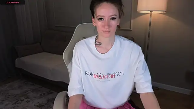 Snapshot of cutienaughtygirl chatting on June 10, 8:15 am cutienaughtygirl online show from June 10, 8:15 am
