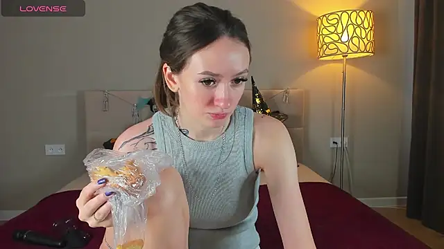 cutienaughtygirl online show from October 22, 10:04 am