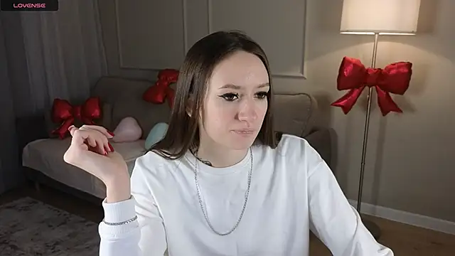 cutienaughtygirl online show from February 12, 9:42 am