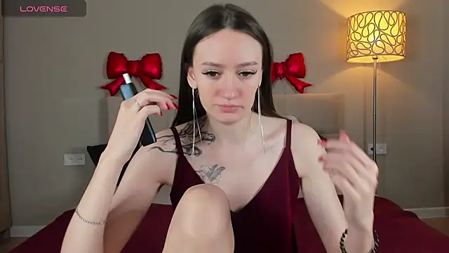 cutienaughtygirl online show from March 6, 6:41 am