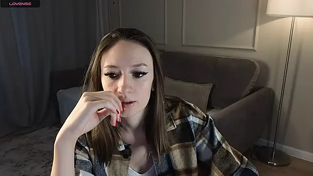 cutienaughtygirl online show from November 19, 8:25 am